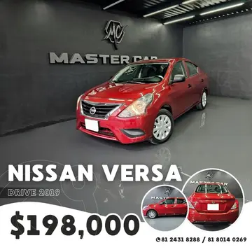 Nissan Versa Drive A/A usado (2019) color Rojo precio $198,000