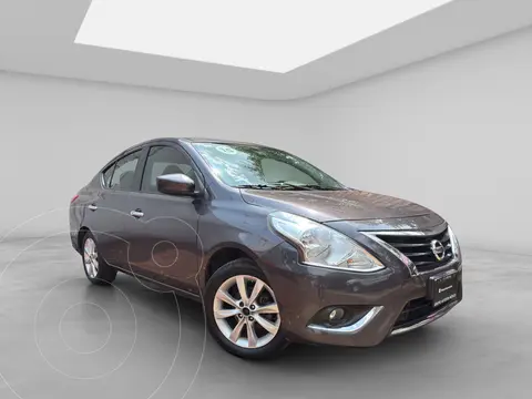 Nissan Versa Advance Aut usado (2015) color Gris precio $175,000