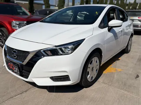 Nissan Versa Sense usado (2021) color Blanco financiado en mensualidades(enganche $73,302 mensualidades desde $5,605)