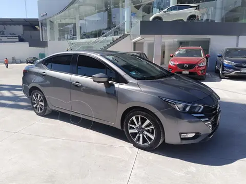 Nissan Versa Advance usado (2023) color Gris precio $310,000