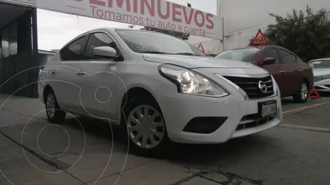 Nissan Versa Sense Aut usado (2018) color Blanco financiado en mensualidades(enganche $46,000)