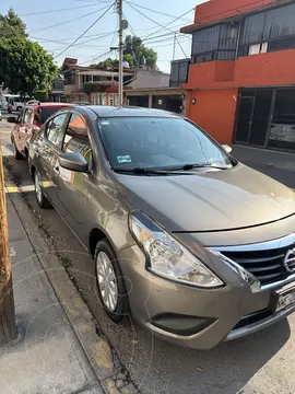 Nissan Versa Sense Aut usado (2016) color Plata precio $150,000