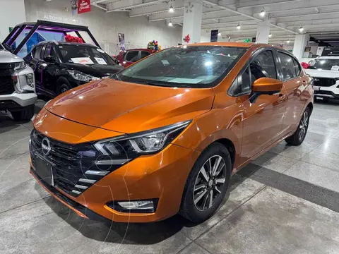 Nissan Versa Advance Aut usado (2023) color Naranja precio $299,000