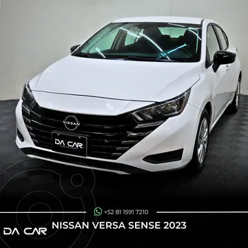 Nissan Versa Sense Aut usado (2023) color Blanco financiado en mensualidades(enganche $55,000 mensualidades desde $7,000)