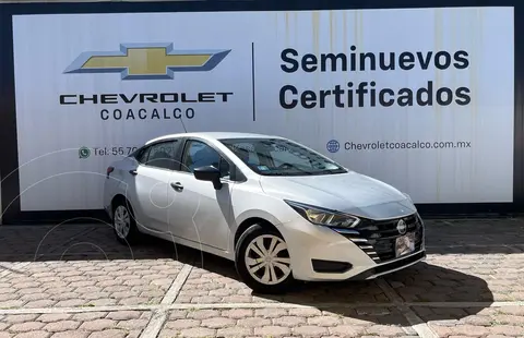 Nissan Versa Sense Aut usado (2023) color plateado financiado en mensualidades(enganche $89,880 mensualidades desde $5,988)
