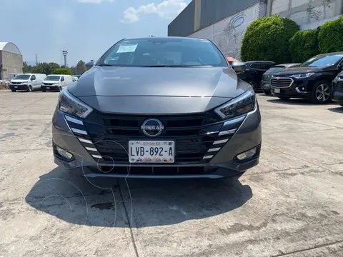Nissan Versa Exclusive Aut usado (2023) color Gris Oxford precio $327,900