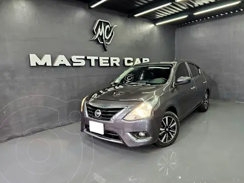 Nissan Versa Exclusive Aut usado (2019) color Gris precio $238,000