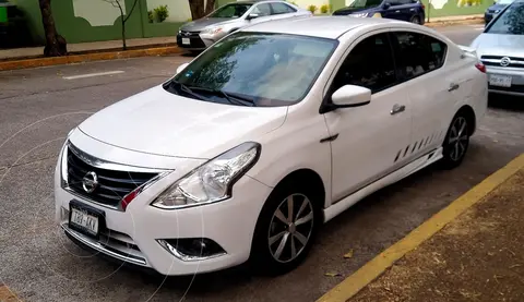 Nissan Versa Advance usado (2017) color Blanco precio $175,000