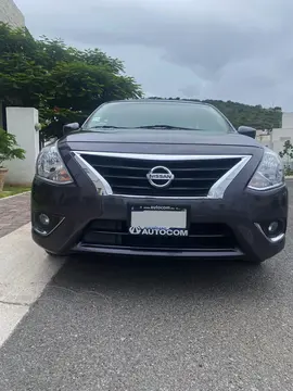 Nissan Versa Advance usado (2019) color Gris Oscuro precio $240,000