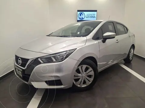 Nissan Versa Sense Aut usado (2020) color Plata financiado en mensualidades(enganche $52,800 mensualidades desde $5,209)