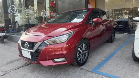 Nissan Versa Advance usado (2022) color Rojo Scarlet precio $253,000