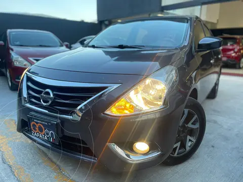 Nissan Versa Advance Aut usado (2019) color Gris financiado en mensualidades(enganche $64,038 mensualidades desde $4,897)