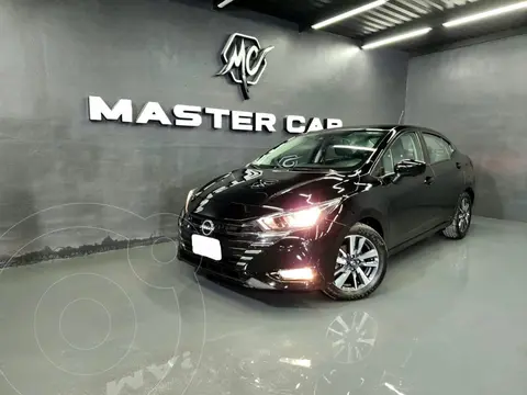 Nissan Versa Advance usado (2024) color Negro precio $304,000