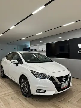 Nissan Versa Advance usado (2020) color Blanco financiado en mensualidades(enganche $93,632 mensualidades desde $3,940)