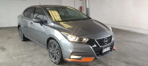 Nissan Versa Advance usado (2021) color Gris Oscuro precio $266,200