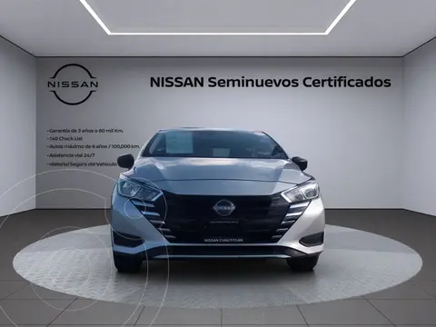 Nissan Versa Sense Aut usado (2023) color plateado precio $270,000