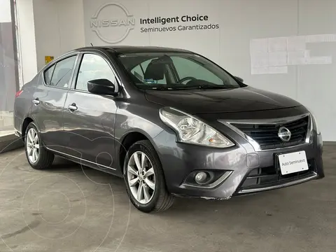 foto Nissan Versa Advance usado (2017) color Gris Oscuro precio $185,800