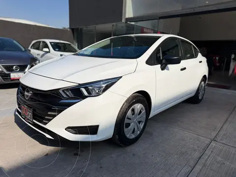 Nissan Versa Sense Aut usado (2024) color Blanco financiado en mensualidades(enganche $80,388 mensualidades desde $6,147)