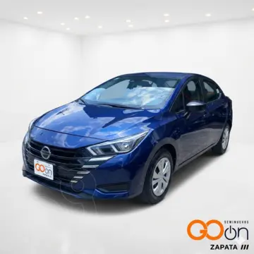Nissan Versa Sense usado (2023) color NISRAYAZUL COBALTO precio $248,000