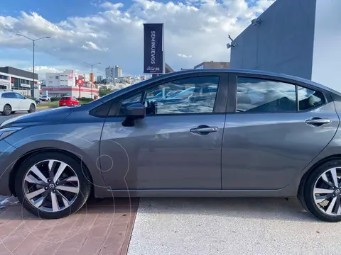Nissan Versa Platinum Aut usado (2020) color Gris precio $259,000