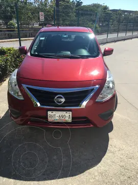 Nissan Versa Sense Aut usado (2016) color Verde precio $140,000