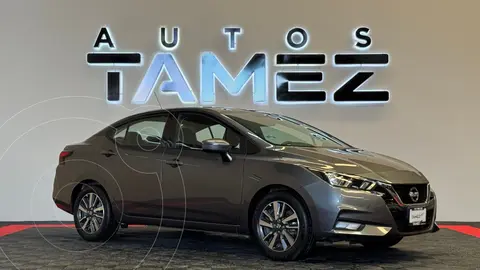 Nissan Versa Advance usado (2021) color Gris precio $245,000