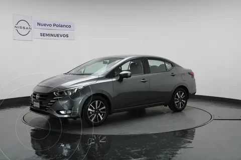 Nissan Versa Advance usado (2025) color Gris precio $358,900