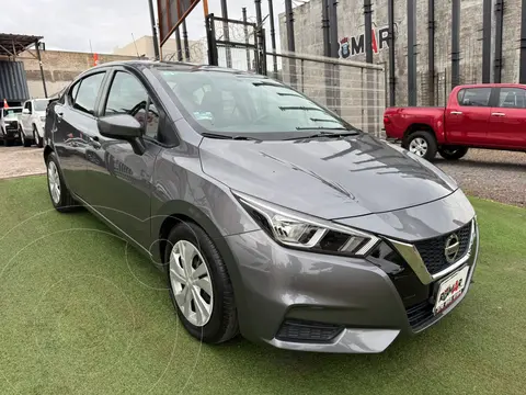 Nissan Versa Advance Aut usado (2020) color Gris Oscuro precio $219,999
