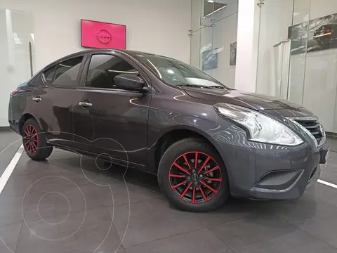 foto Nissan Versa Sense Aut usado (2018) color Gris Oscuro precio $206,999
