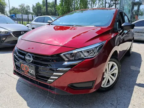 Nissan Versa Sense usado (2024) color Rojo precio $299,000