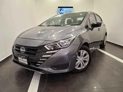 Nissan Versa Sense Aut usado (2023) color Gris precio $290,000