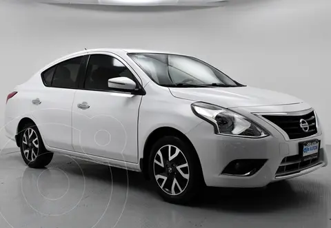 Nissan Versa Exclusive NAVI Aut usado (2018) color Blanco financiado en mensualidades(enganche $49,080 mensualidades desde $3,861)