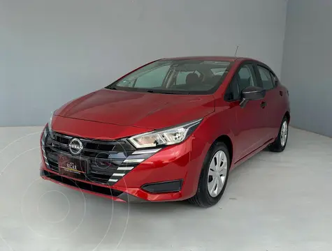Nissan Versa Sense Aut usado (2023) color Rojo precio $269,000