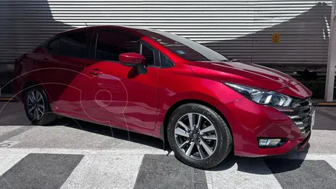Nissan Versa Advance usado (2024) color Rojo precio $320,000