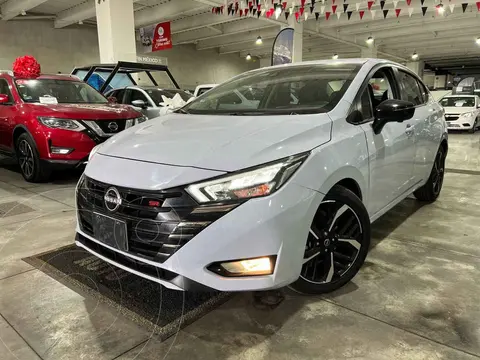 Nissan Versa SR usado (2024) color Gris precio $389,000
