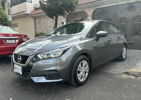 foto Nissan Versa Sense usado (2021) color Gris Oscuro precio $214,000