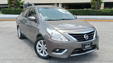 Nissan Versa Advance usado (2015) color Gris Oscuro precio $179,800