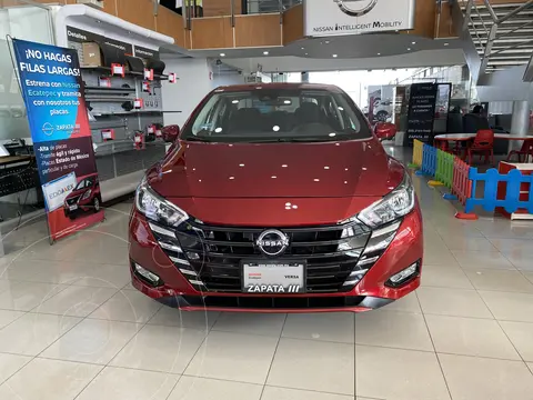 Nissan Versa Advance Aut nuevo color Rojo Metalizado financiado en mensualidades(enganche $171,855 mensualidades desde $5,520)