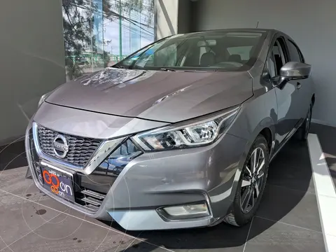Nissan Versa Advance usado (2023) color Gris precio $285,000