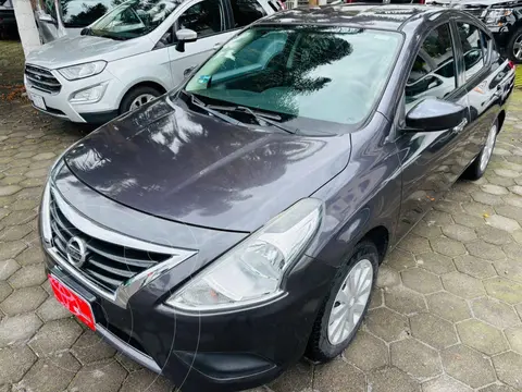 Nissan Versa Sense usado (2015) color Gris precio $167,000