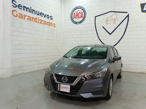 Nissan Versa Sense Aut usado (2020) color Gris precio $233,000