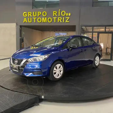 Nissan Versa Sense usado (2022) color Azul financiado en mensualidades(enganche $31,238 mensualidades desde $6,586)
