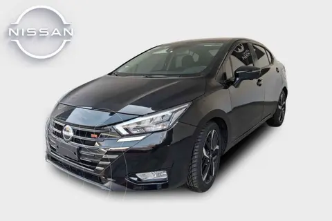 Nissan Versa SR usado (2024) color Negro precio $355,000