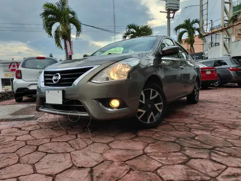 Nissan Versa Advance usado (2019) color Caf precio $203,700
