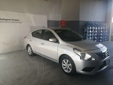 Nissan Versa Sense Aut usado (2019) color plateado financiado en mensualidades(enganche $77,354 mensualidades desde $2,801)
