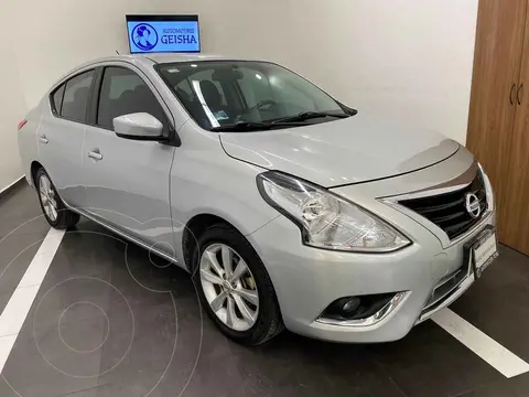 Nissan Versa Advance Aut usado (2018) color Plata precio $255,000