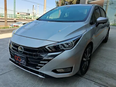 Nissan Versa Advance usado (2024) color plateado financiado en mensualidades(enganche $94,012 mensualidades desde $7,189)