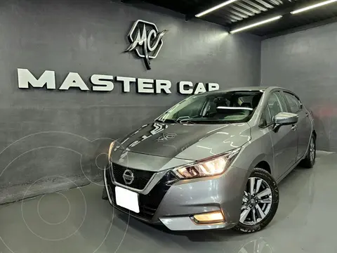 Nissan Versa Advance usado (2021) color Gris Oscuro precio $255,000