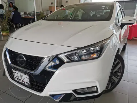 Nissan Versa Platinum Aut usado (2021) color Blanco financiado en mensualidades(enganche $90,000 mensualidades desde $9,004)