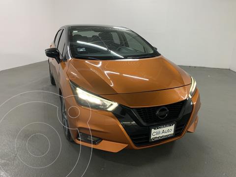 Nissan Versa Exclusive NAVI Aut usado (2020) color Naranja precio $330,000